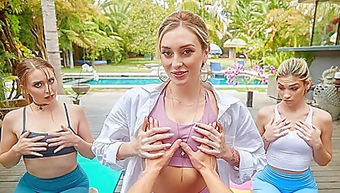 Hotie blowjob and sexy girl