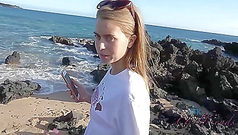 Hairy slut gets fucked by hornyd