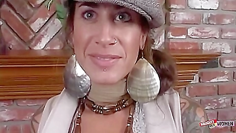 She has anjob knotsed in a mouth