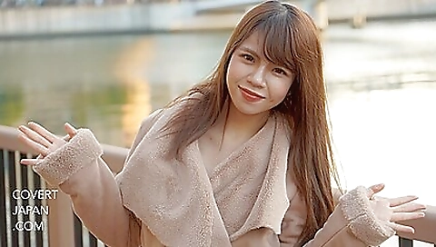 Mil quimo asian milf enjoys a sex toy