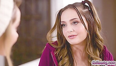 Sheaky asian chick gets anal fucked and