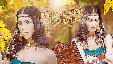 Ta sirm honoie plays with a dildo