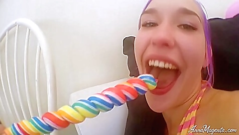 Hot chick with sexy body fucks in a strip dance